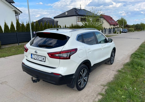 Nissan Qashqai cena 73900 przebieg: 138160, rok produkcji 2019 z Szczecin małe 211